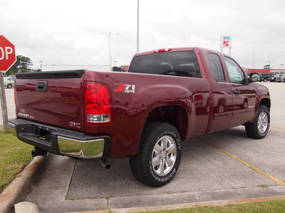 gmc sierra 1500 2013 dk  red sle flex fuel 8 cylinders 4 wheel drive automatic with overdrive 28557