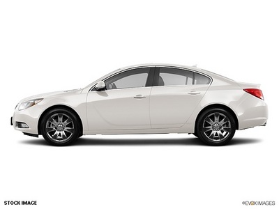 buick regal 2013 white sedan premium 1 gasoline 4 cylinders front wheel drive not specified 45036