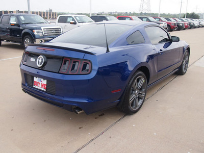 ford mustang 2013 blue coupe 6 cylinders 6 speed manual 76108