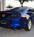 ford mustang 2013 blue coupe gt gasoline 8 cylinders rear wheel drive shiftable automatic 75080