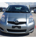 toyota yaris 2009 green hatchback gasoline 4 cylinders front wheel drive automatic 76543