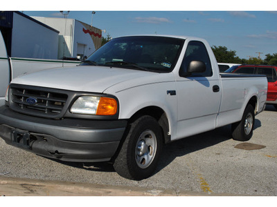 ford f 150 heritage 2004 white pickup truck xl gasoline 6 cylinders rear wheel drive automatic 78217