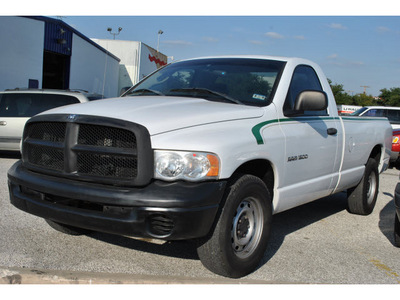 dodge ram 1500 2004 white pickup truck st gasoline 8 cylinders rear wheel drive automatic 78217