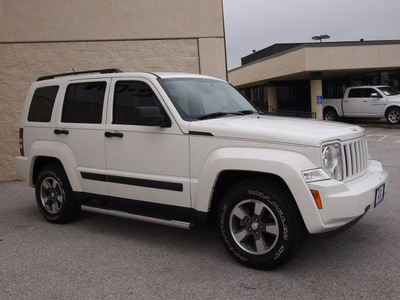 jeep liberty 2009 white suv sport gasoline 6 cylinders 2 wheel drive automatic 76011