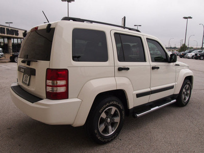 jeep liberty 2009 white suv sport gasoline 6 cylinders 2 wheel drive automatic 76011