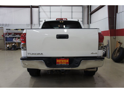 toyota tundra 2008 white sr5 gasoline 8 cylinders 4 wheel drive automatic 79110