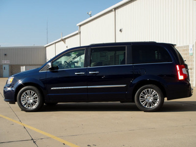 chrysler town country 2013 dk  blue van touring l flex fuel 6 cylinders front wheel drive automatic 62034