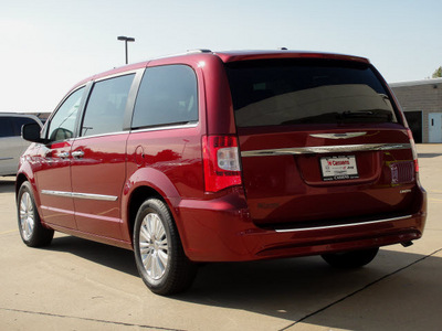 chrysler town country 2013 red van limited flex fuel 6 cylinders front wheel drive automatic 62034