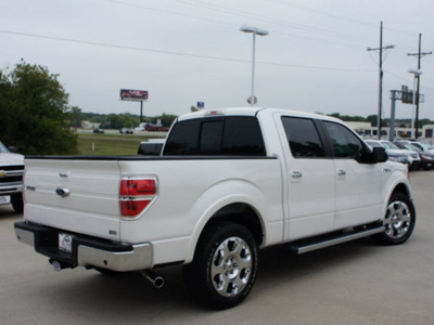 ford f 150 2010 white lariat flex fuel 8 cylinders 2 wheel drive automatic 76205