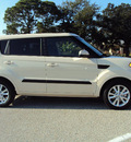 kia soul 2013 beige hatchback gasoline 4 cylinders front wheel drive automatic 32901