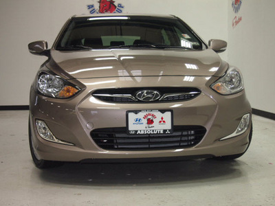 hyundai accent 2013 brown hatchback se gasoline 4 cylinders front wheel drive automatic 75150