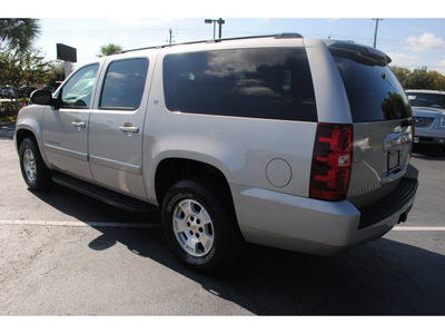 chevrolet suburban 2008 silver suv lt flex fuel 8 cylinders 2 wheel drive automatic with overdrive 77581