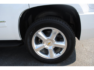 chevrolet tahoe 2010 white suv ltz flex fuel 8 cylinders 2 wheel drive automatic with overdrive 77581