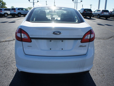 ford fiesta 2011 white sedan sel gasoline 4 cylinders front wheel drive automatic 19153