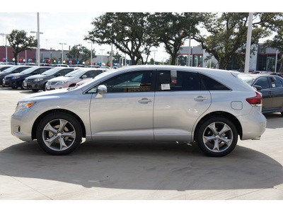 toyota venza 2013 silver le gasoline 6 cylinders front wheel drive automatic 78232