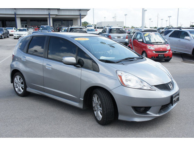 honda fit 2010 gray hatchback sport gasoline 4 cylinders front wheel drive automatic 78626