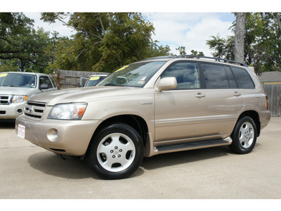 toyota highlander 2004 gold suv gasoline 6 cylinders all whee drive automatic 77515