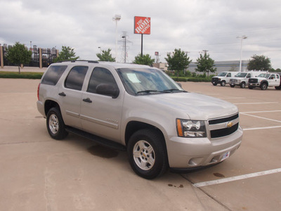 chevrolet tahoe 2008 silver suv ls gasoline 8 cylinders 2 wheel drive automatic 76108
