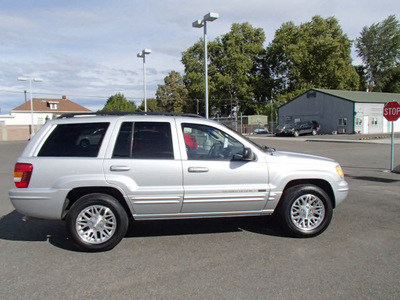 jeep grand cherokee 2004 silver suv limited 8 cylinders automatic 99336