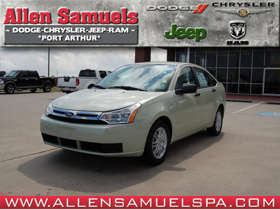 ford focus 2010 kiwi green metallic sedan se gasoline 4 cylinders front wheel drive automatic with overdrive 77642