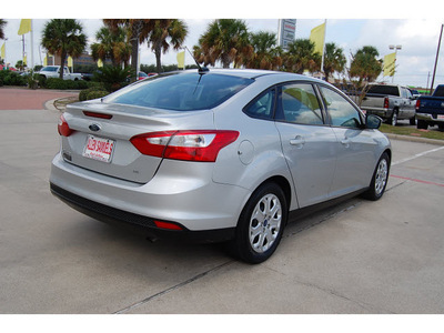 ford focus 2012 silver sedan se flex fuel 4 cylinders front wheel drive automatic with overdrive 77642