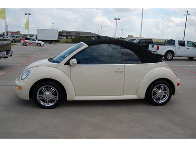 volkswagen new beetle 2003 beige gls gasoline 4 cylinders front wheel drive automatic with overdrive 77642