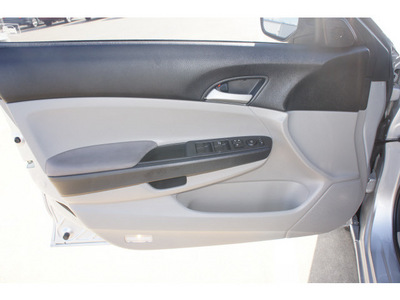 honda accord 2011 silver sedan lx gasoline 4 cylinders front wheel drive automatic 77034