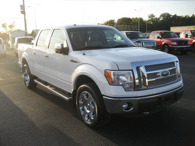 ford f 150 2011 white lariat flex fuel 8 cylinders 4 wheel drive automatic with overdrive 62863
