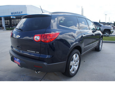 chevrolet traverse 2012 dk  blue suv 6 cylinders not specified 77090