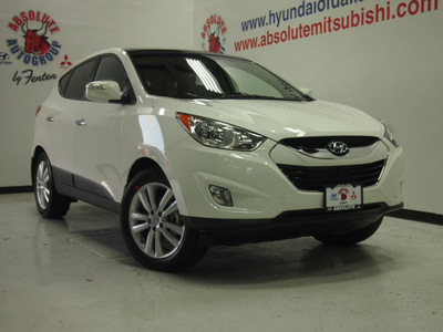 hyundai tucson 2013 white limited gasoline 4 cylinders front wheel drive automatic 75150