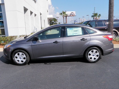ford focus 2013 gray sedan s flex fuel 4 cylinders front wheel drive automatic 32401