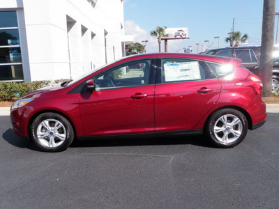 ford focus 2013 red hatchback se flex fuel 4 cylinders front wheel drive automatic 32401