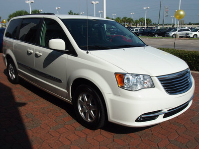 chrysler town and country 2012 white van touring flex fuel 6 cylinders front wheel drive autostick 77450