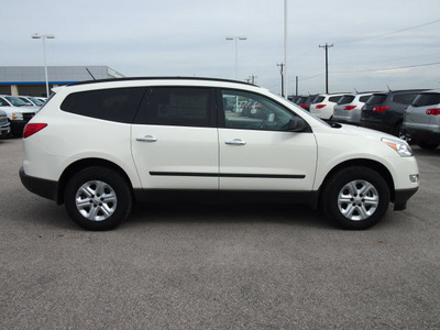chevrolet traverse 2012 white ls gasoline 6 cylinders front wheel drive automatic 78009
