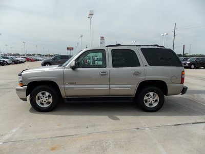 chevrolet tahoe 2002 lt  gray suv lt flex fuel 8 cylinders rear wheel drive automatic with overdrive 77469