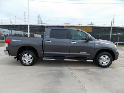 toyota tundra 2011 gray limited flex fuel 8 cylinders 4 wheel drive automatic with overdrive 77469