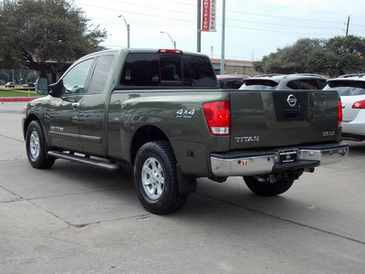 nissan titan 2005 dk  green le flex fuel 8 cylinders 4 wheel drive automatic with overdrive 77477