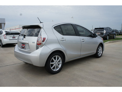 toyota prius c 2012 silver hatchback two 4 cylinders automatic 77469