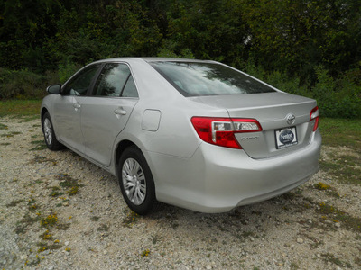 toyota camry 2012 silver sedan le 4 cylinders automatic 75606
