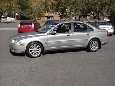 volvo s80 2005 green sedan 2 5t awd gasoline 5 cylinders all whee drive automatic 06019