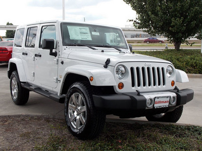 jeep wrangler unlimited 2013 white suv sahara 6 cylinders automatic with overdrive 77099