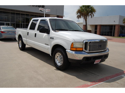 ford f 250 super duty 2001 off white xlt diesel 8 cylinders rear wheel drive automatic with overdrive 77642