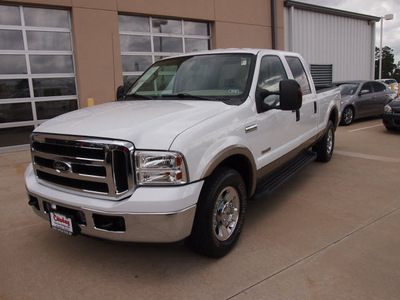 ford f 250 super duty 2006 white lariat 8 cylinders automatic with overdrive 77656