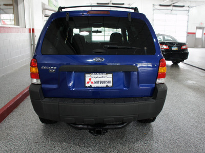 ford escape 2005 dk  blue suv xlt sport gasoline 6 cylinders all whee drive automatic 44060