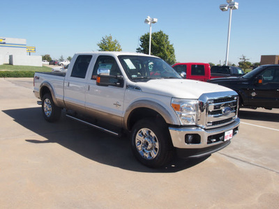 ford f 250 super duty 2012 white lariat 8 cylinders automatic 76108