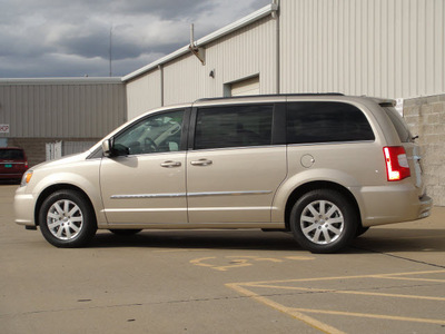 chrysler town country 2013 beige van touring 6 cylinders automatic 62034