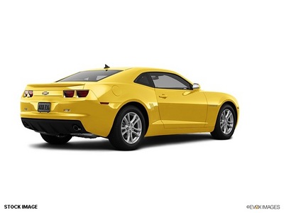chevrolet camaro 2013 rally yel coupe gasoline 6 cylinders rear wheel drive 6 spd auto 6 mths onstar directions conn rs pkg lpo,cargo ne 77090