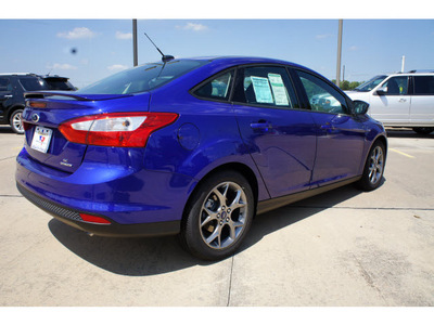 ford focus 2013 blue sedan se 4 cylinders not specified 77471