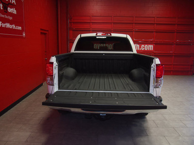 toyota tundra 2012 white sr5 gasoline 8 cylinders 2 wheel drive automatic 76116