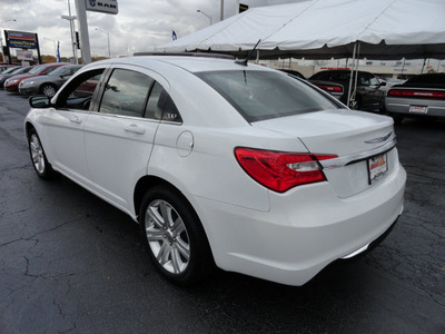 chrysler 200 2011 white sedan touring gasoline 4 cylinders front wheel drive automatic 60443